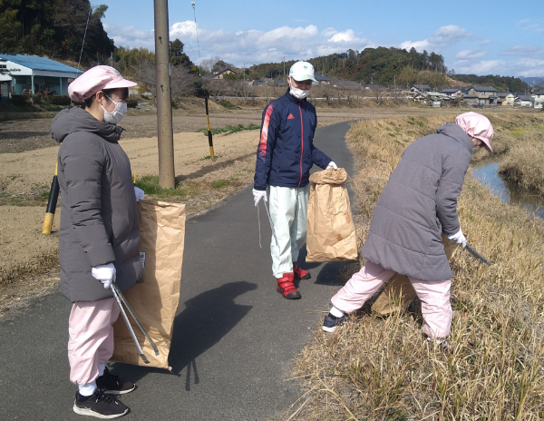 清掃活動を定期的に行っています