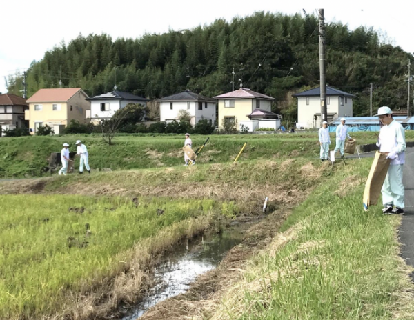 地元祭典への協賛やイベント後の清掃を行っています